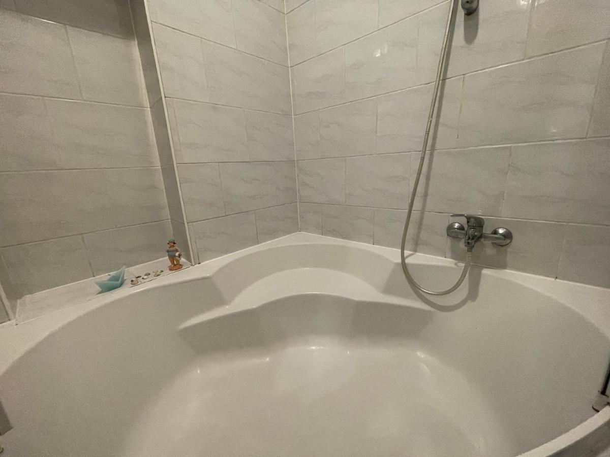 Cozy 8-person In Located At Haberlgasse 82 N1 Apartment Wien